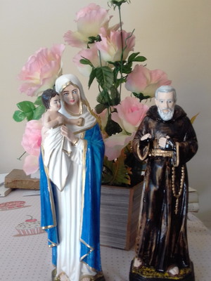 Nossa senhora rainha dos apóstolos e padre pio