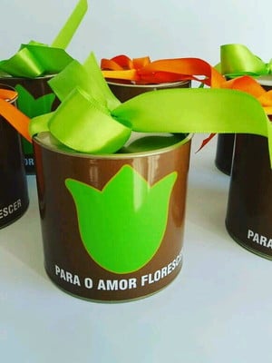 Lata com rotulo personalizado
