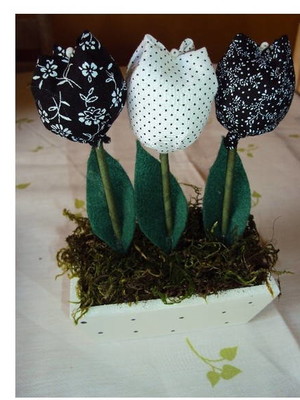 Mini cachepô com tulipas