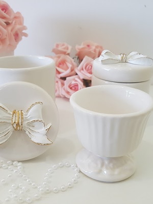 Kit higiene bebe porcelana laço branco e dourado