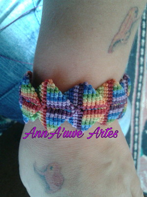 Pulseira de macramê de escama