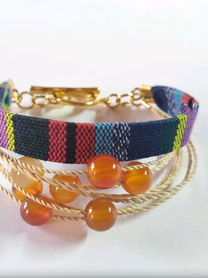 Pulseira cornalina com bordado peruano