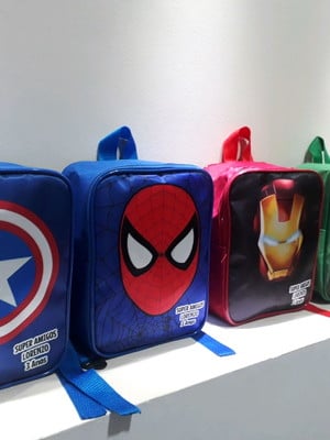 Mochilinha personalizada vingadores