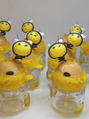 Potinhos de abelhinha...