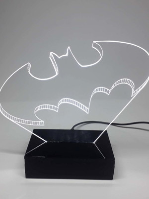 Abajur luminária simbolo batman de acrílico c/ led branco