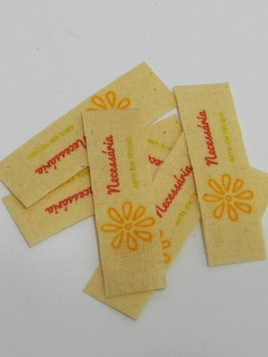 Etiqueta bandeirinha personalizada algodão cru - 1,5x5cm