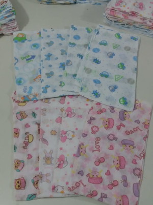 Fralda de pano estampada comum 100% algodão- c/ 30 unidades