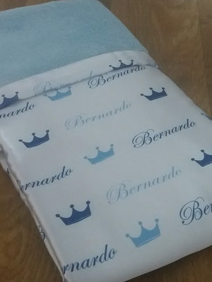 Mantinha para bebê personalizada com nome e coroa