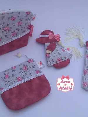 Kit necessaire, porta moedas , porta celular e chaveiro