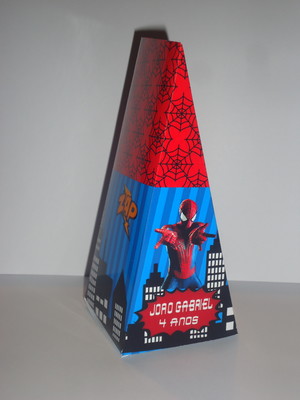 Cone triangular homem aranha