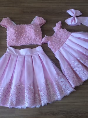 Conjunto cropped bordado em perolas - mãe e filha