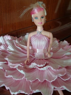 Barbie bailarina com vestido em e.v.a rosa