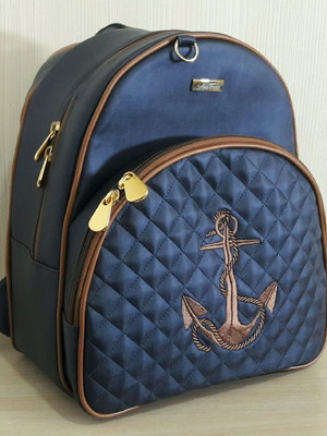 Mochila maternidade com chaveiro personalizado