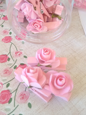 Mini pregador com flor de papel