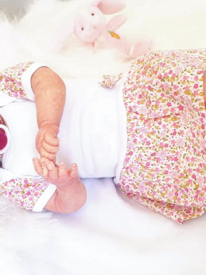 Bebê reborn yasmim - molde raven-corpinho de tecido