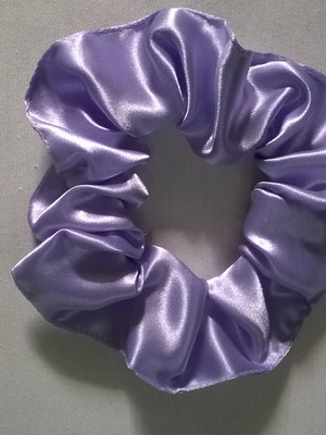 Scrunchie cetim basico (lilas)