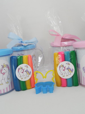 Lembrancinha unicórnio - caneca com kit massinha mod 3