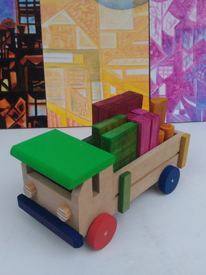 Carrinho com caçamba multicolorido médio