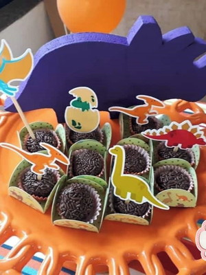 Topper de docinho - dinossauro