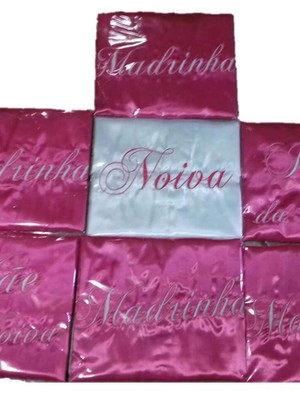 Kit com 12 robes para o dia da noiva