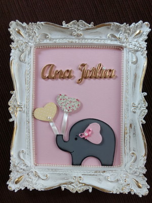 Quadro porta maternidade elefante soltando balão