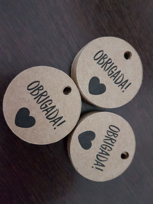 Tag redondo 4cm em kraft com furo