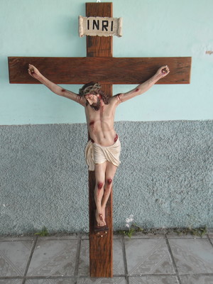 Crucifixo grande resina 2 metros e 40cm impecável