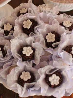 100 forminhas para doces flor dupla papel - branca promoção!