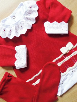 Vestido com calça em linha + body golinha bordado ingles