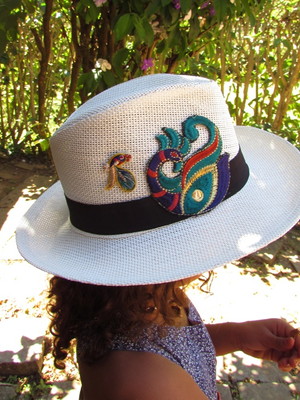 Chapéu marfim boho chic etno chic unissex pavão pavãozinho