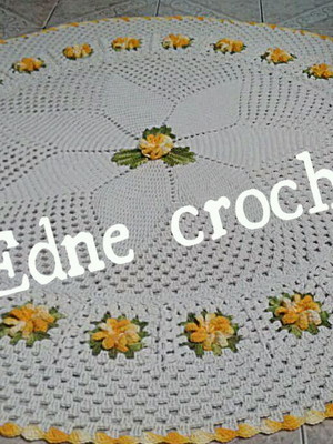 Tapete em croche com flores redondo 1,50 diâmetro