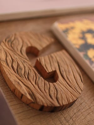 Woodletter em peroba (letra em madeira)