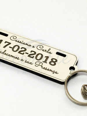 Lembrancinha de casamento personalizada - chaveiro placa