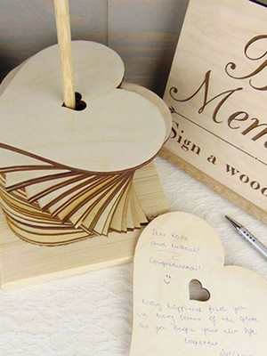 Corações de assinatura para casamento e placa personalizada