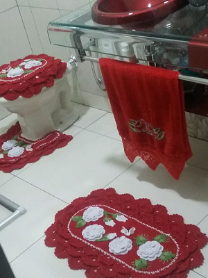 Jogo de banheiro rendado em crochê