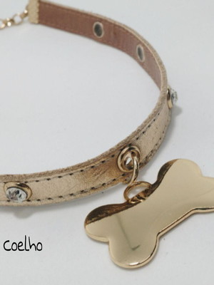 Coleira pet com strass e pingente osso (sem gravação)