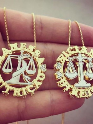 Colar mandala dupla com nome e profissão personalizados