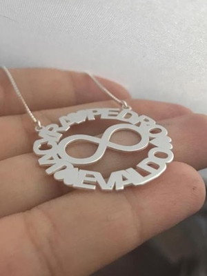 Colar mandala simples com nomes personalizados e infinito