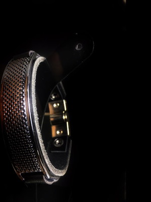 Pulseira de couro com fecho em metal skarsgard