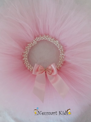 Saia tutu cós de pérolas rosa volumosa