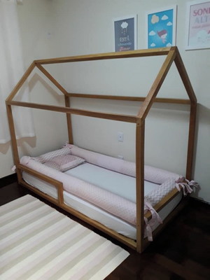Cama montessoriana solteiro envernizada eco