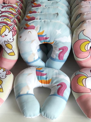 (06)almofada de pescoço unicornios