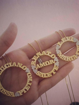 Colar mandala nome manuscrito banho de ouro 18k
