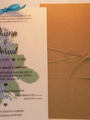 Convite rústico com florais azuis