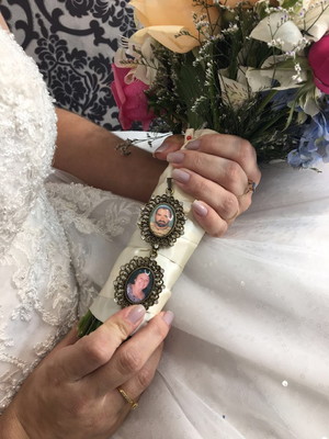 Pingente duas fotos relicario para buquê de noiva strass