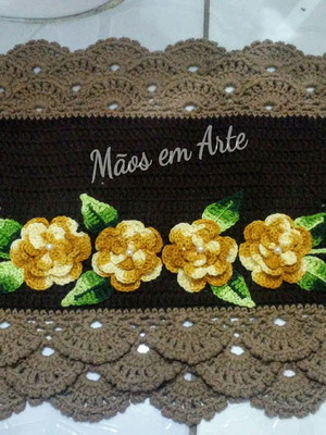 Tapete em croche oval rendado