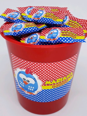 Balde com balas galinha pintadinha