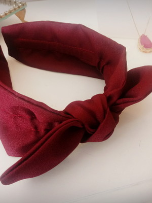 Tiara turbante com laço vinho