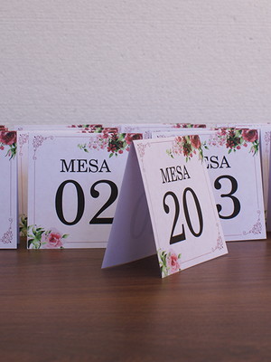 Número de mesa para casamento marsala
