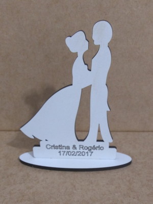 Noivinhos de mdf com base- personalizados com nome do casal